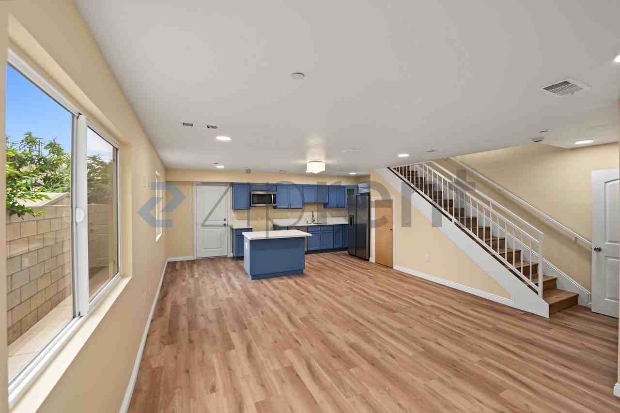 213 E Raymond St #D - Photo 5 of 17