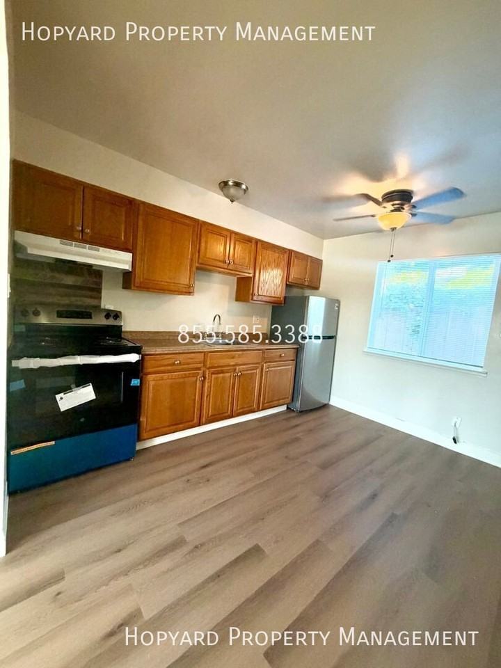 1064 Williams St - Photo 4 of 7