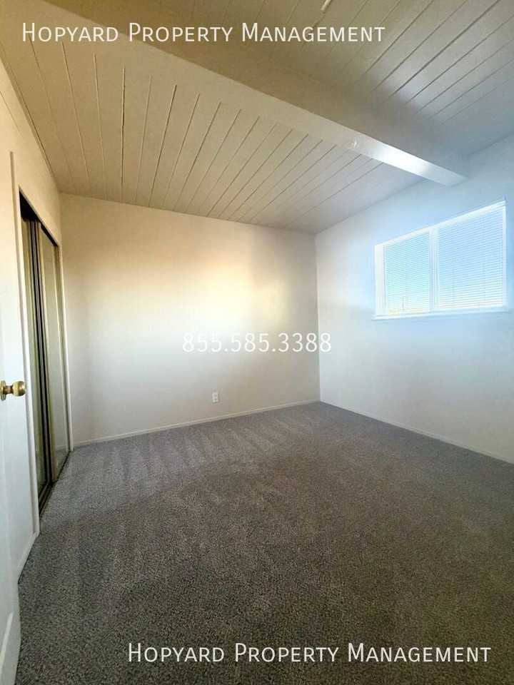1064 Williams St - Photo 6 of 7