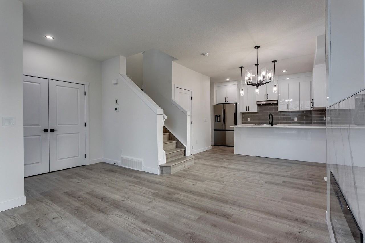 12235 101 St Nw - Photo 4 of 16