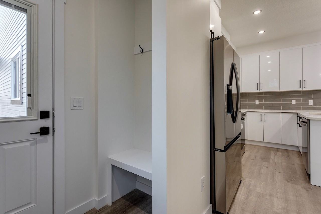 12235 101 St Nw - Photo 5 of 16