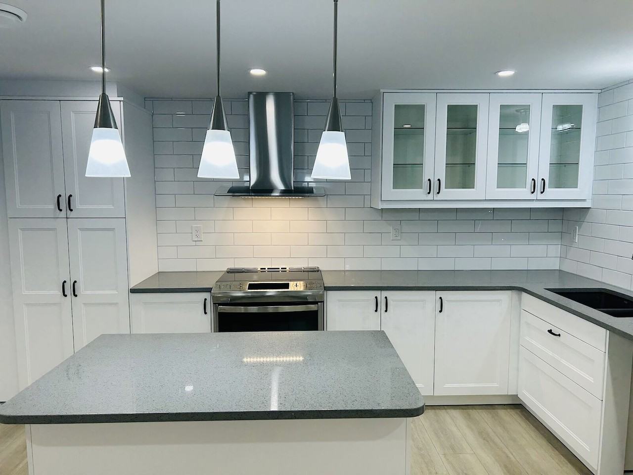 12211 60 St Nw - Photo 3 of 16