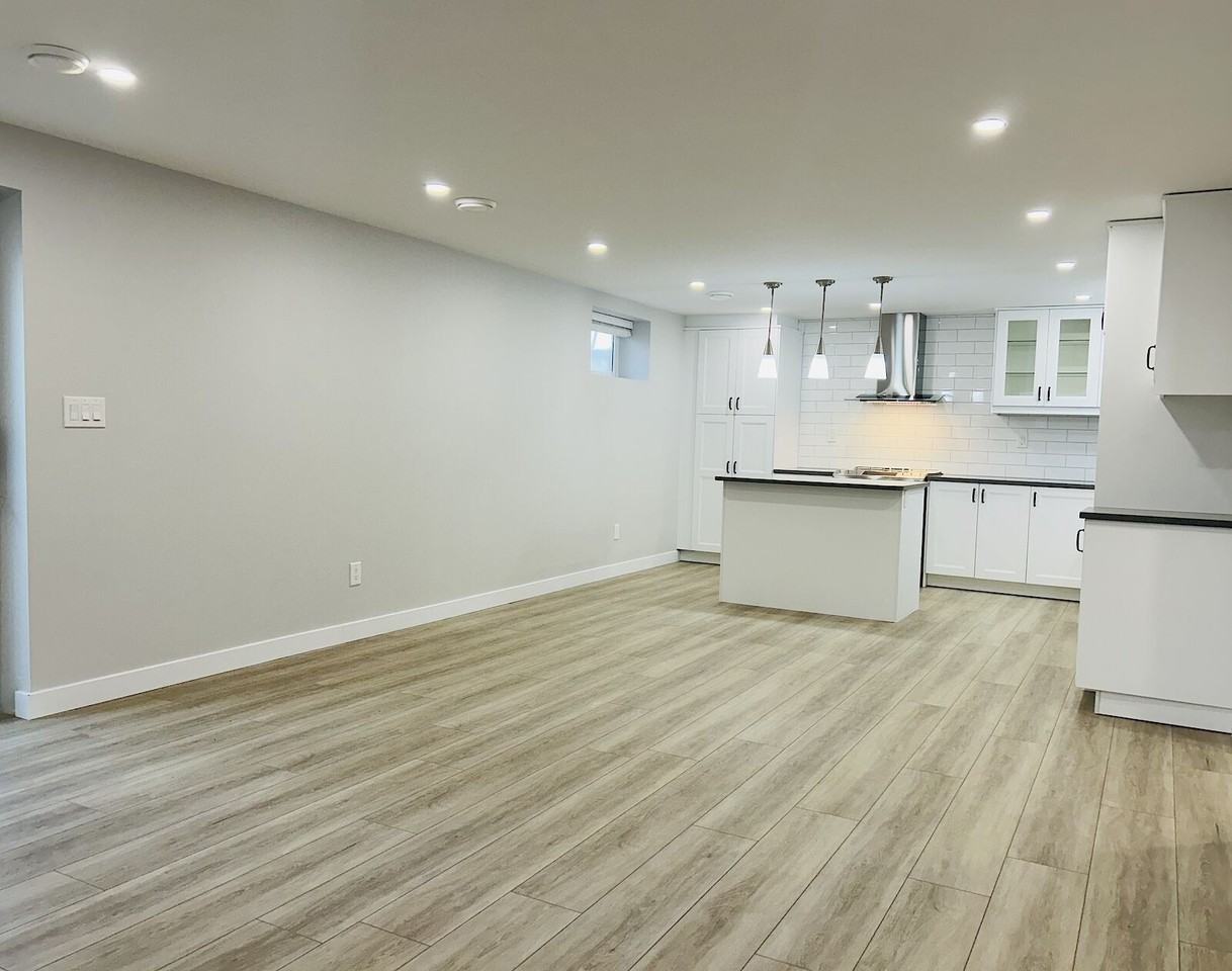 12211 60 St Nw - Photo 5 of 16