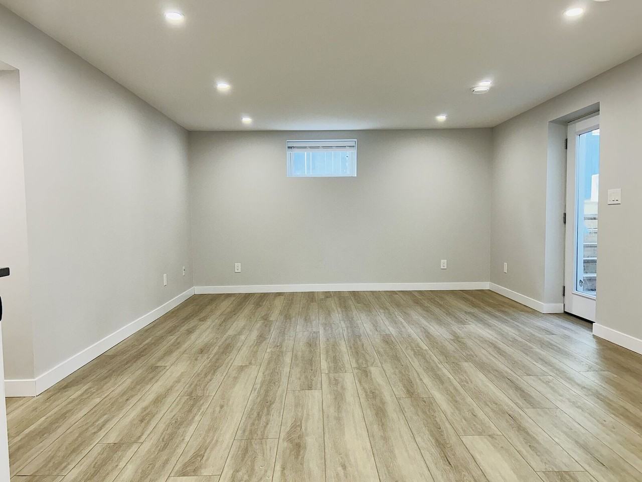 12211 60 St Nw - Photo 6 of 16