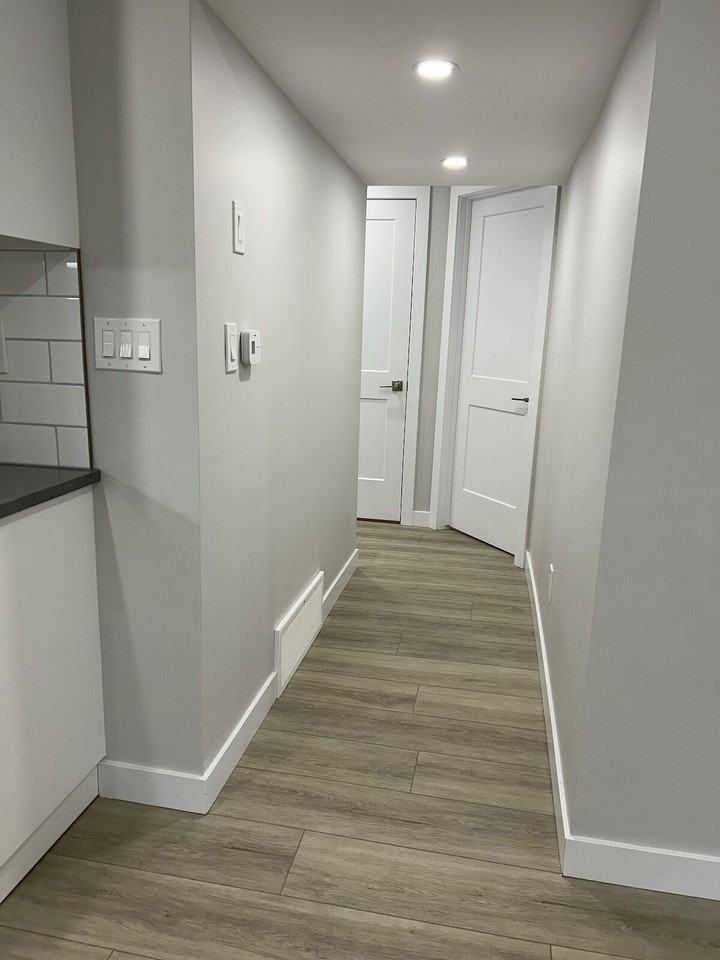 12211 60 St Nw - Photo 7 of 16