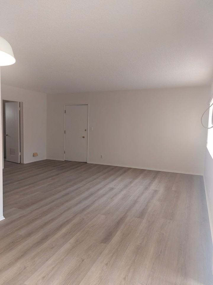 1401 N Poinsettia Pl #6 - Photo 2 of 17