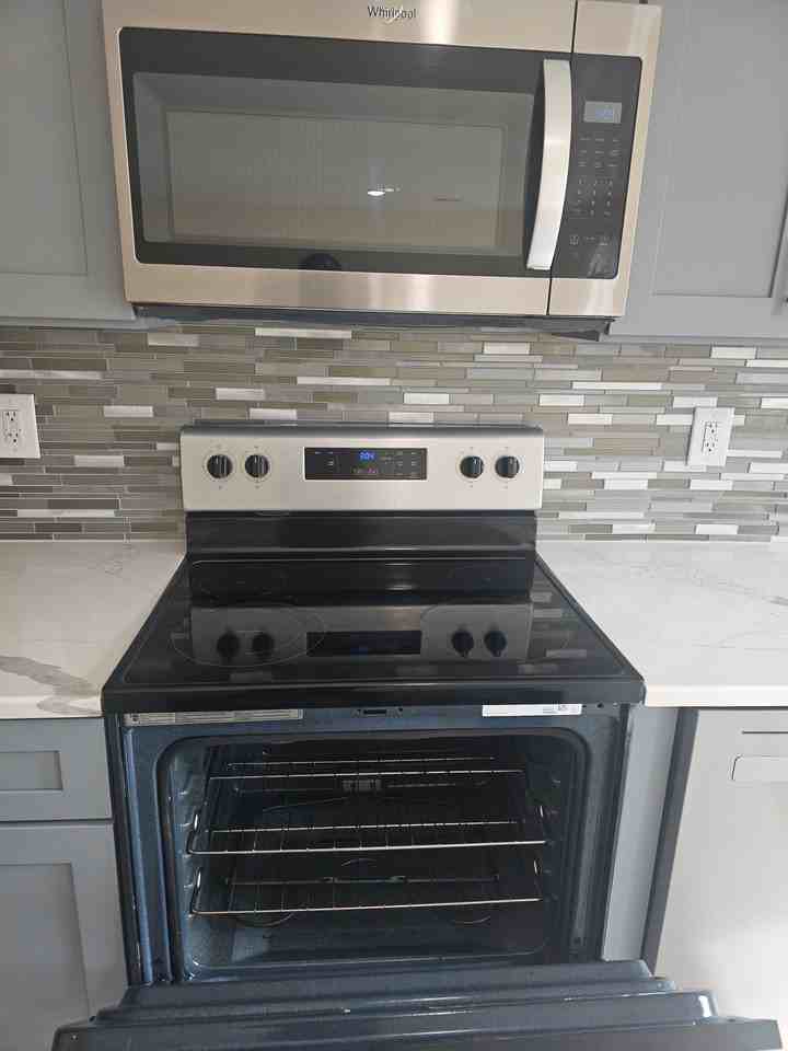 77 E 21st St #2 - Photo 3 of 15