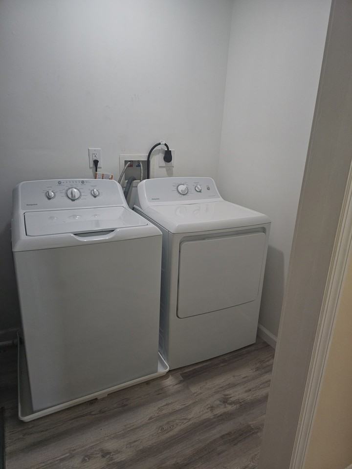 77 E 21st St #2 - Photo 4 of 15
