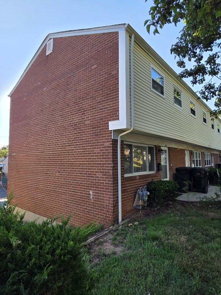 238 Inza St #NA - Photo 2 of 14