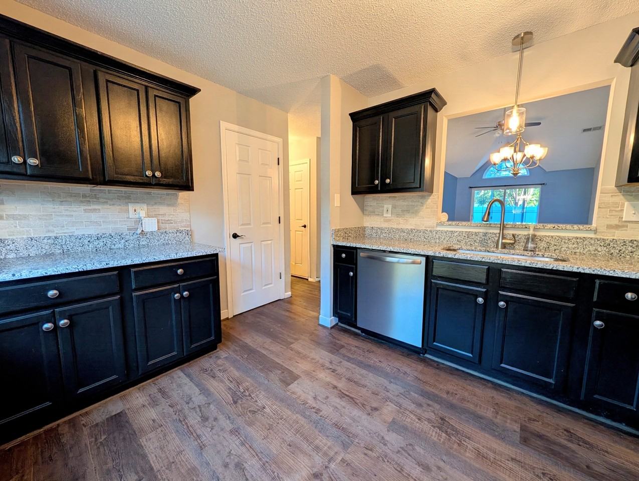 4666 Twin Hickory Lake Dr #4666 - Photo 7 of 14