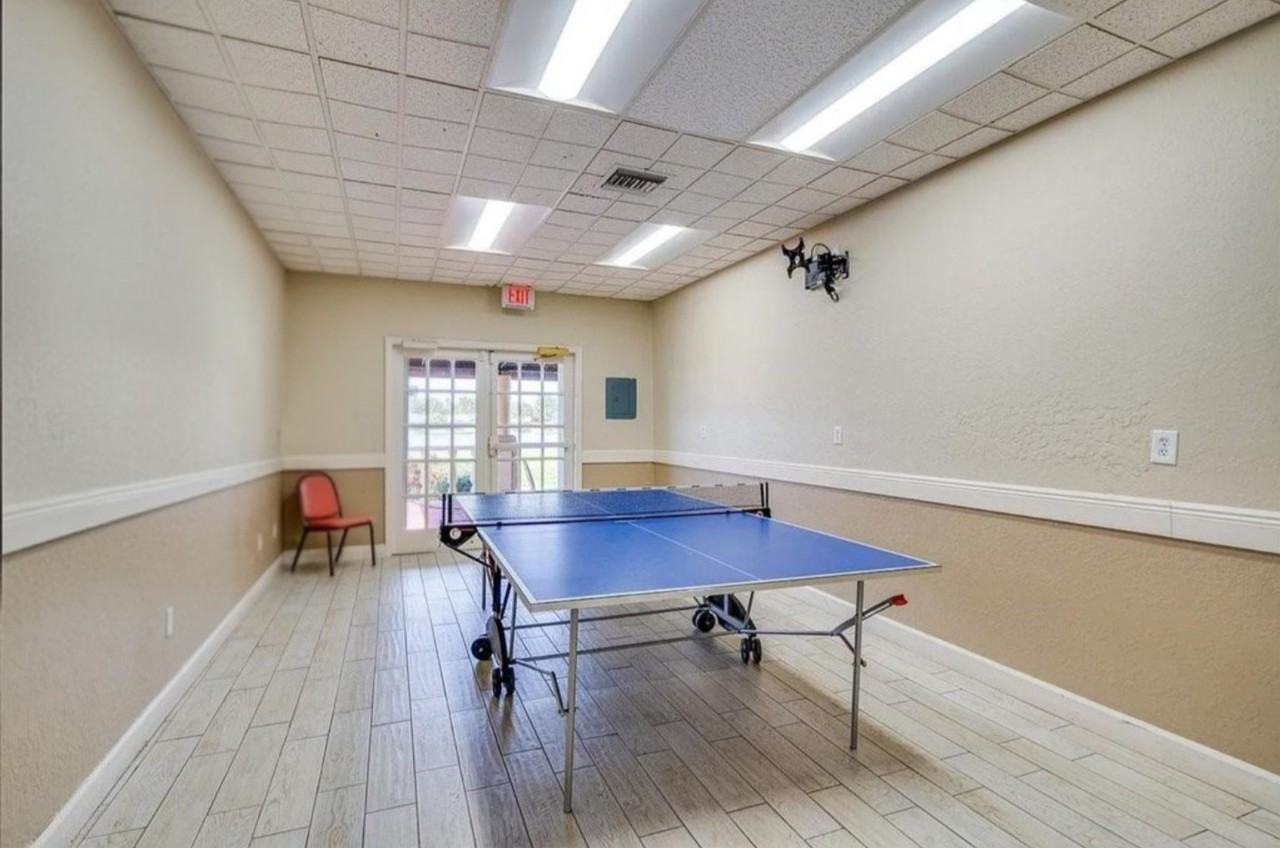 2220 Se 7th Pl #NA - Photo 3 of 39