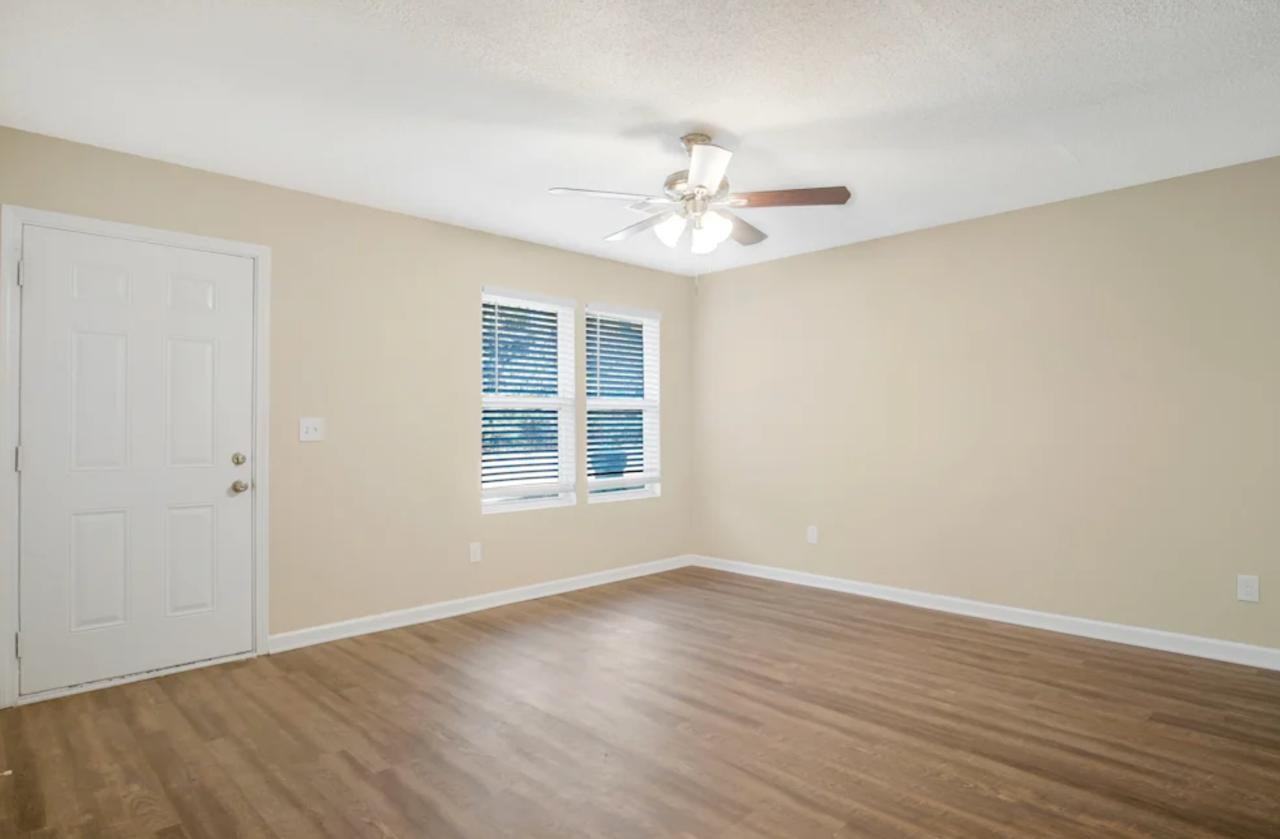 2306 Carey Dr Se #NA - Photo 2 of 11