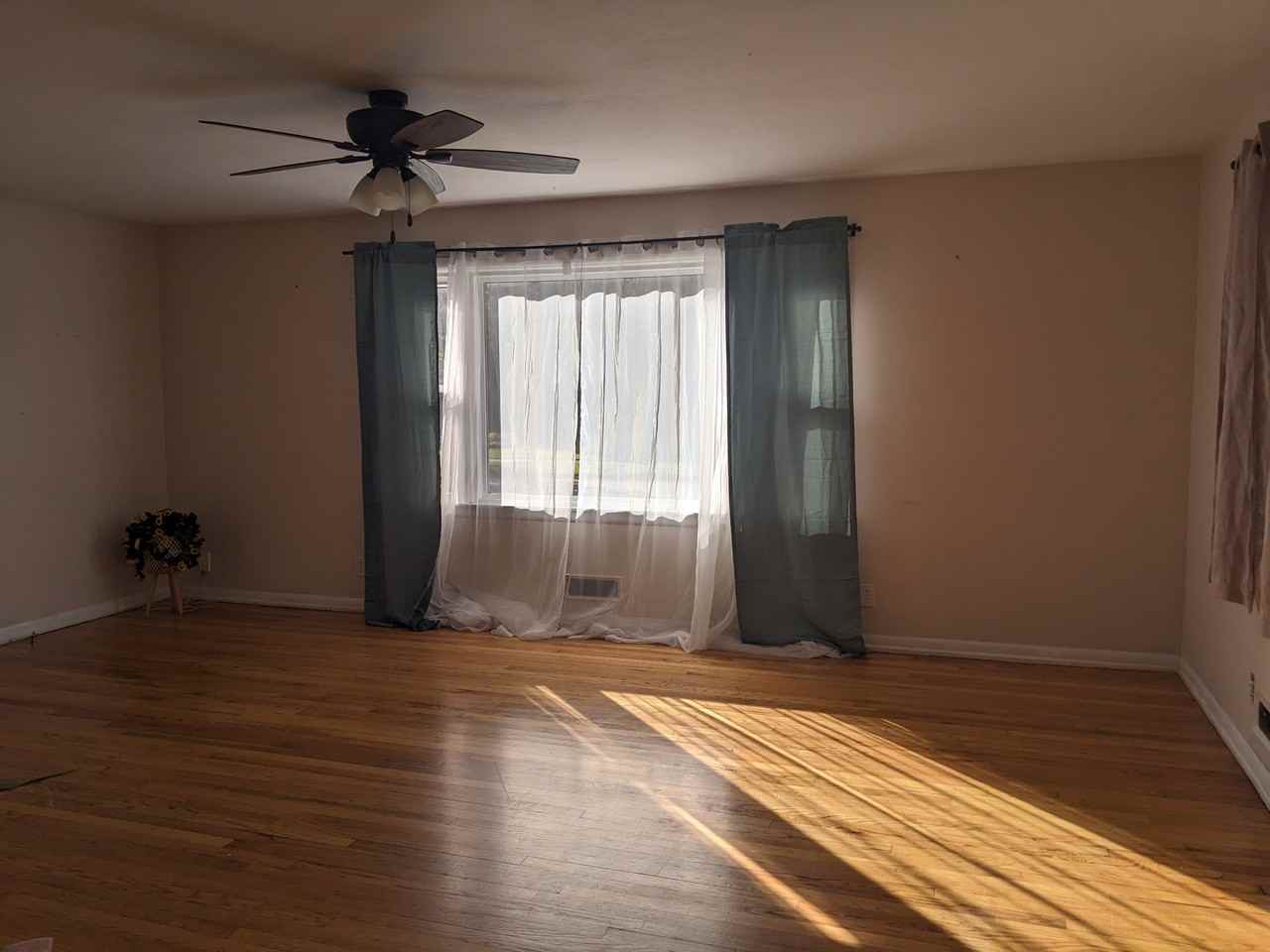 1211 Stratford Ave #NA - Photo 4 of 11