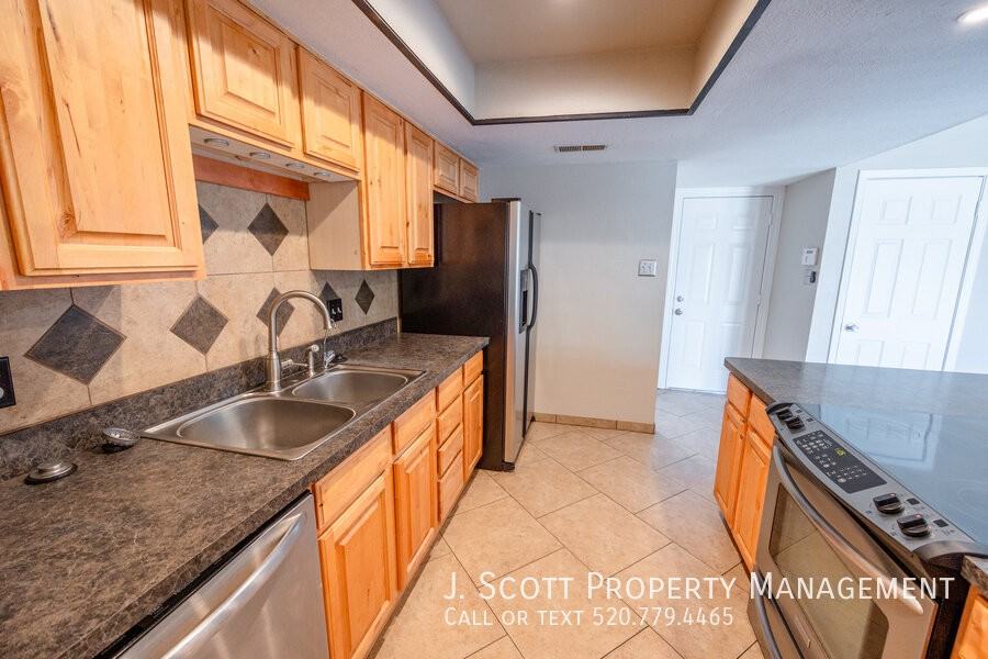 1184 E Diamond Dr - Photo 3 of 22