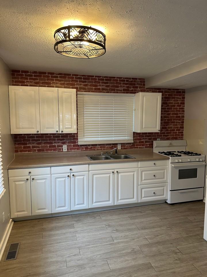 360 Locust St #1 - Photo 3 of 13