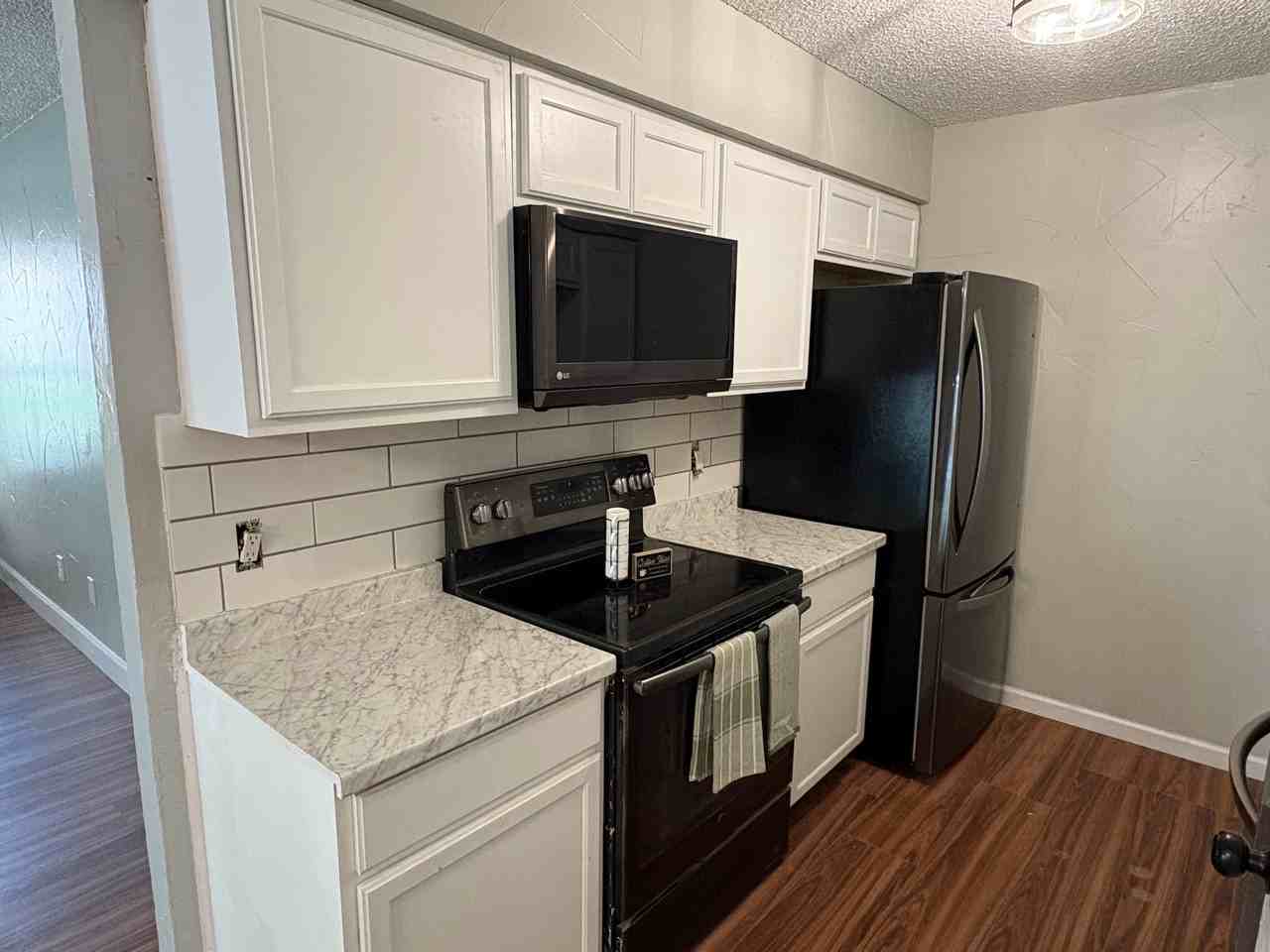 444 Nw 23rd St - Photo 2 of 17