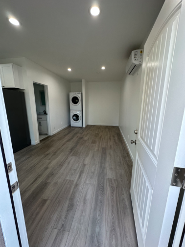 17114 Cantlay St - Photo 2 of 9