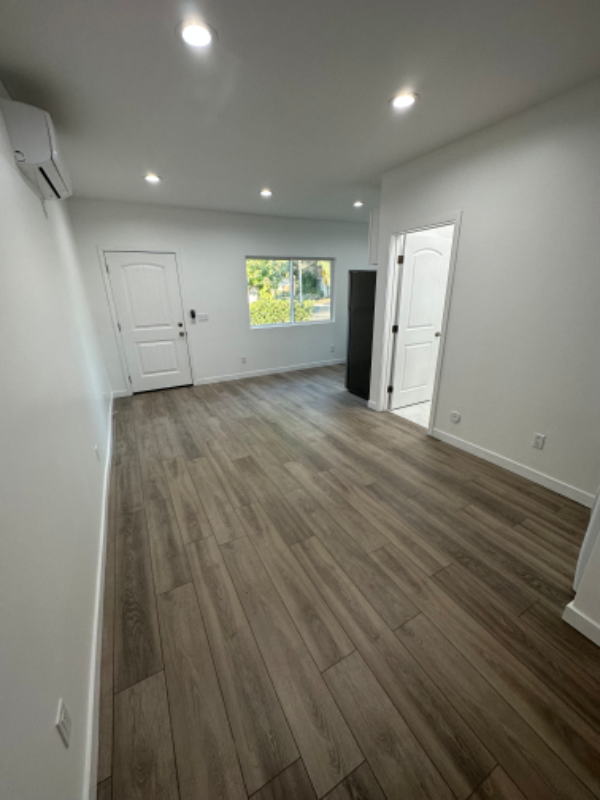 17114 Cantlay St - Photo 3 of 9