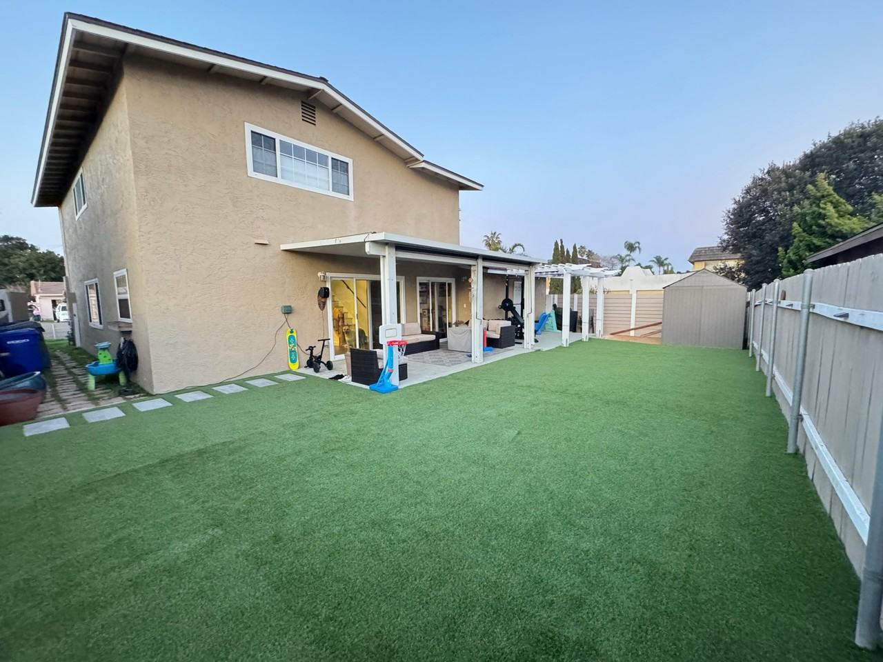 1097 Grove Ave - Photo 4 of 19