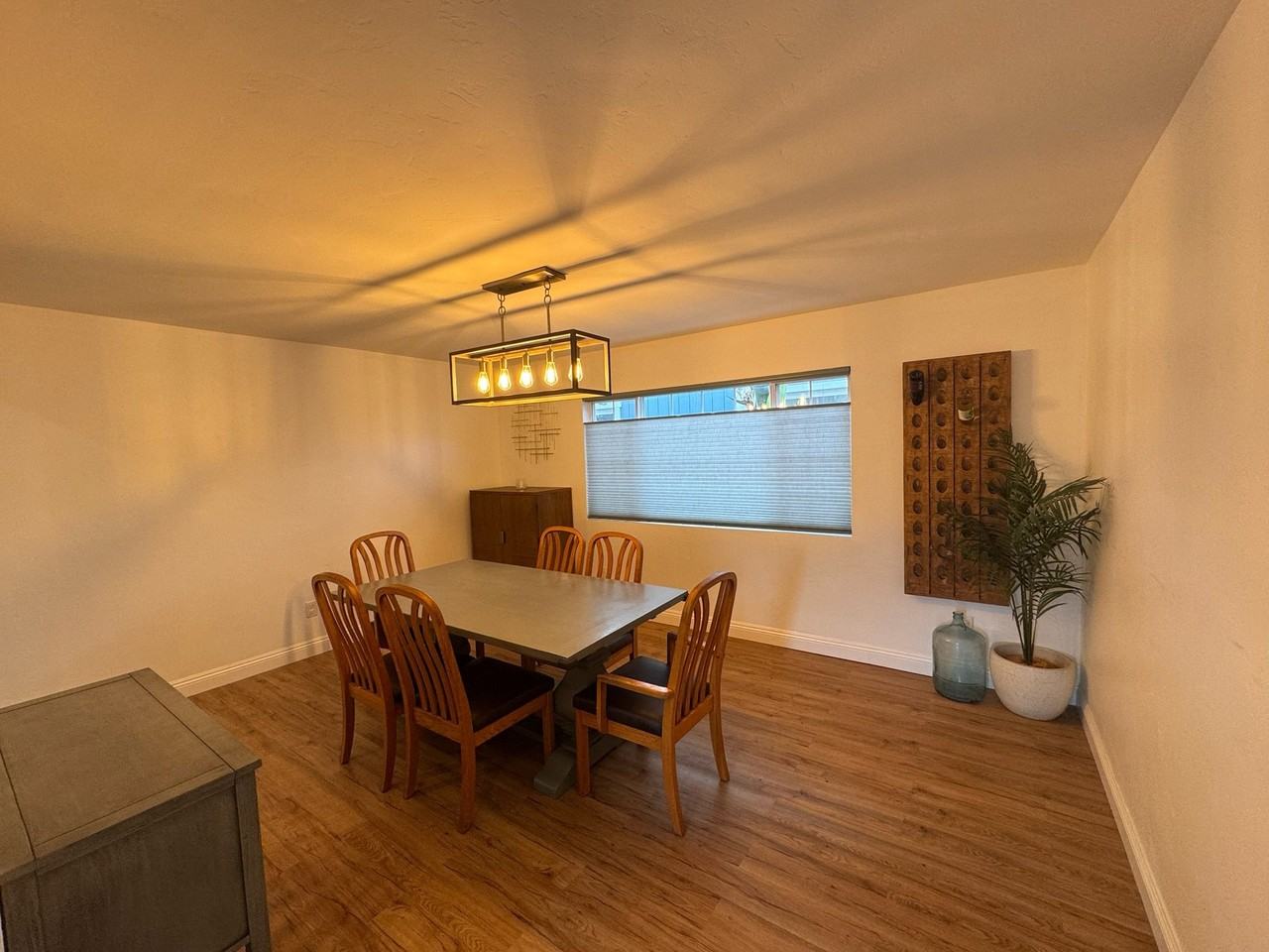 1097 Grove Ave - Photo 7 of 19
