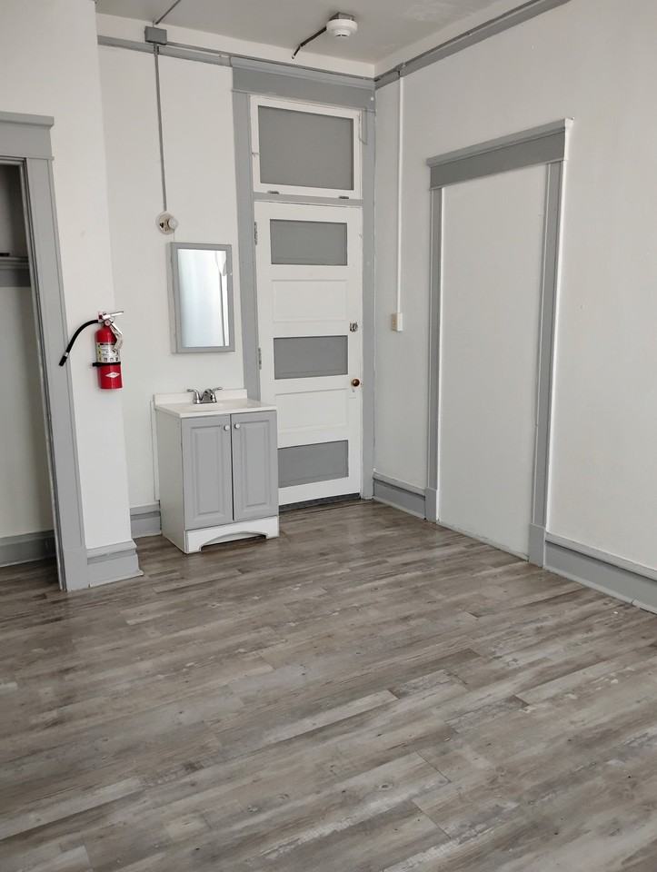 310 E Center St - Photo 3 of 3