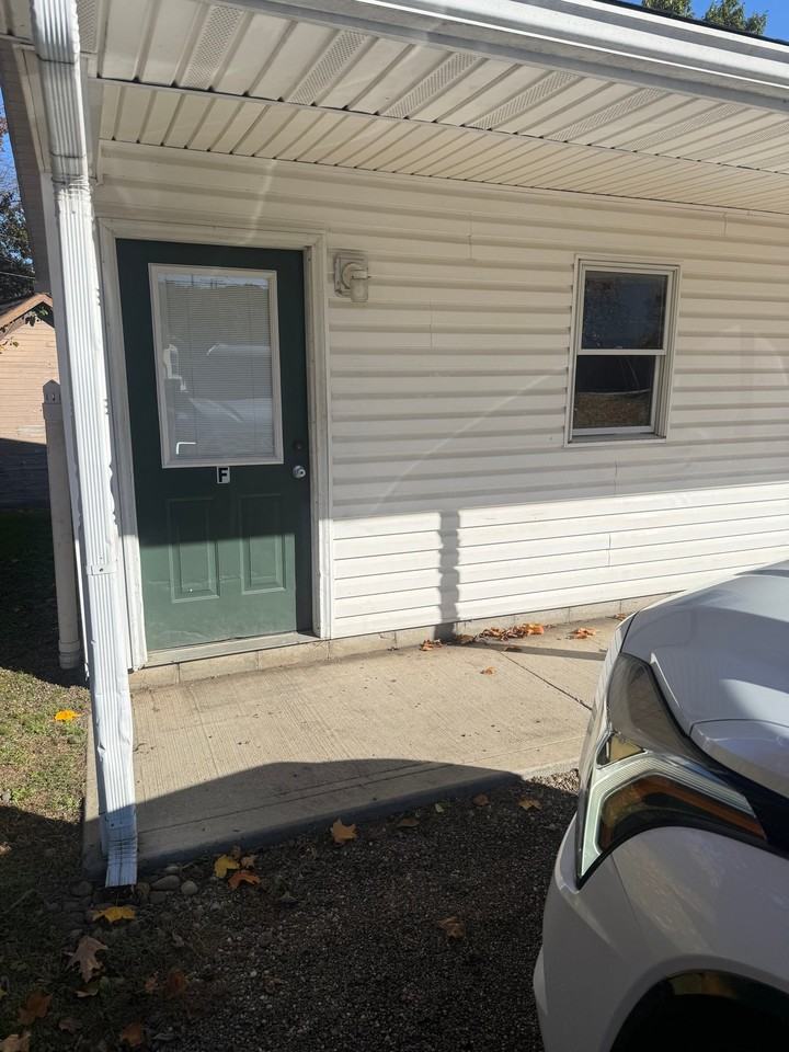 201 Buckhorn St #F - Photo 3 of 3