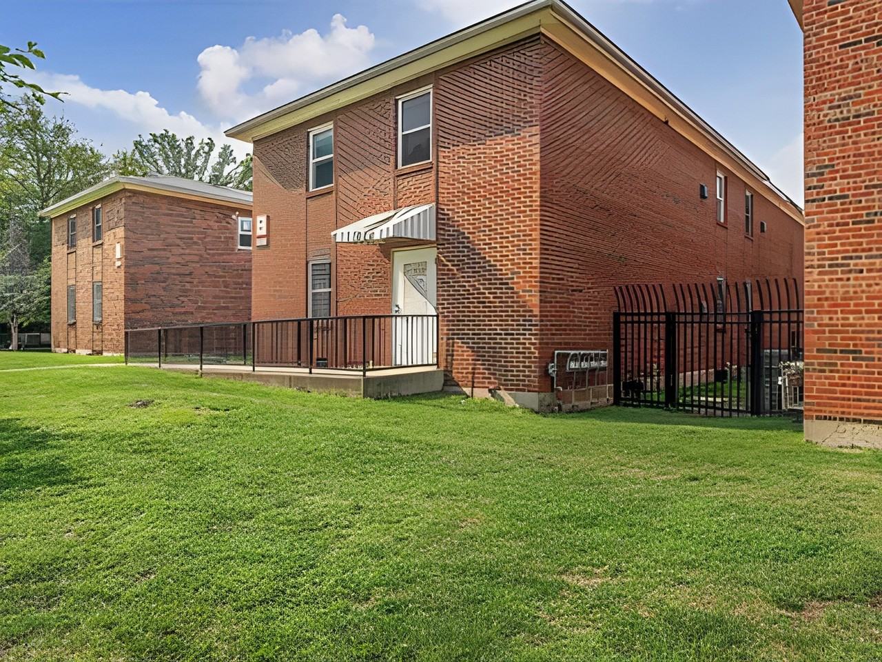 2649 Keokuk St Bldg A - Photo 2 of 9