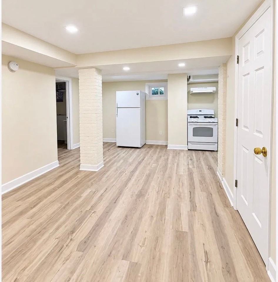 68 Van Reipen Ave - Photo 4 of 9