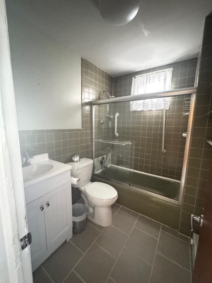45 Liberty Ave #2ndFL - Photo 7 of 9