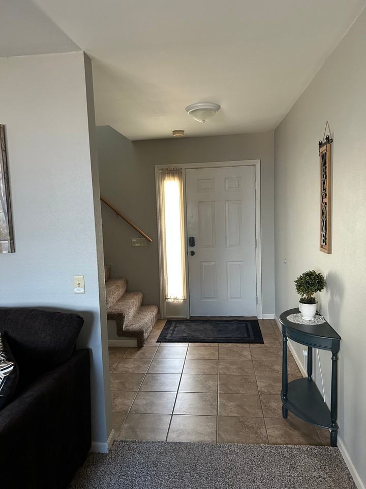 1210 S 39th St - Photo 3 of 13