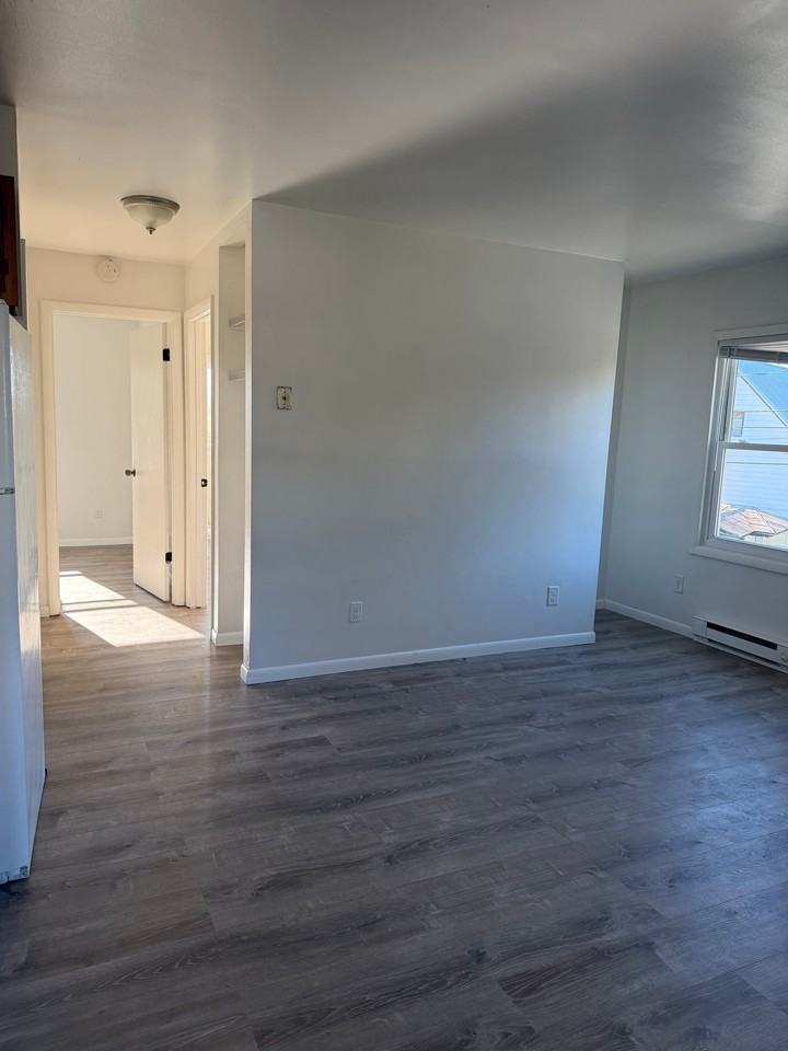 8728 N Main St #B - Photo 3 of 11