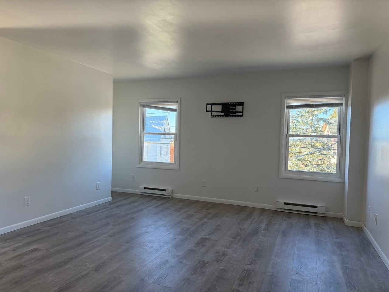 8728 N Main St #B - Photo 4 of 11
