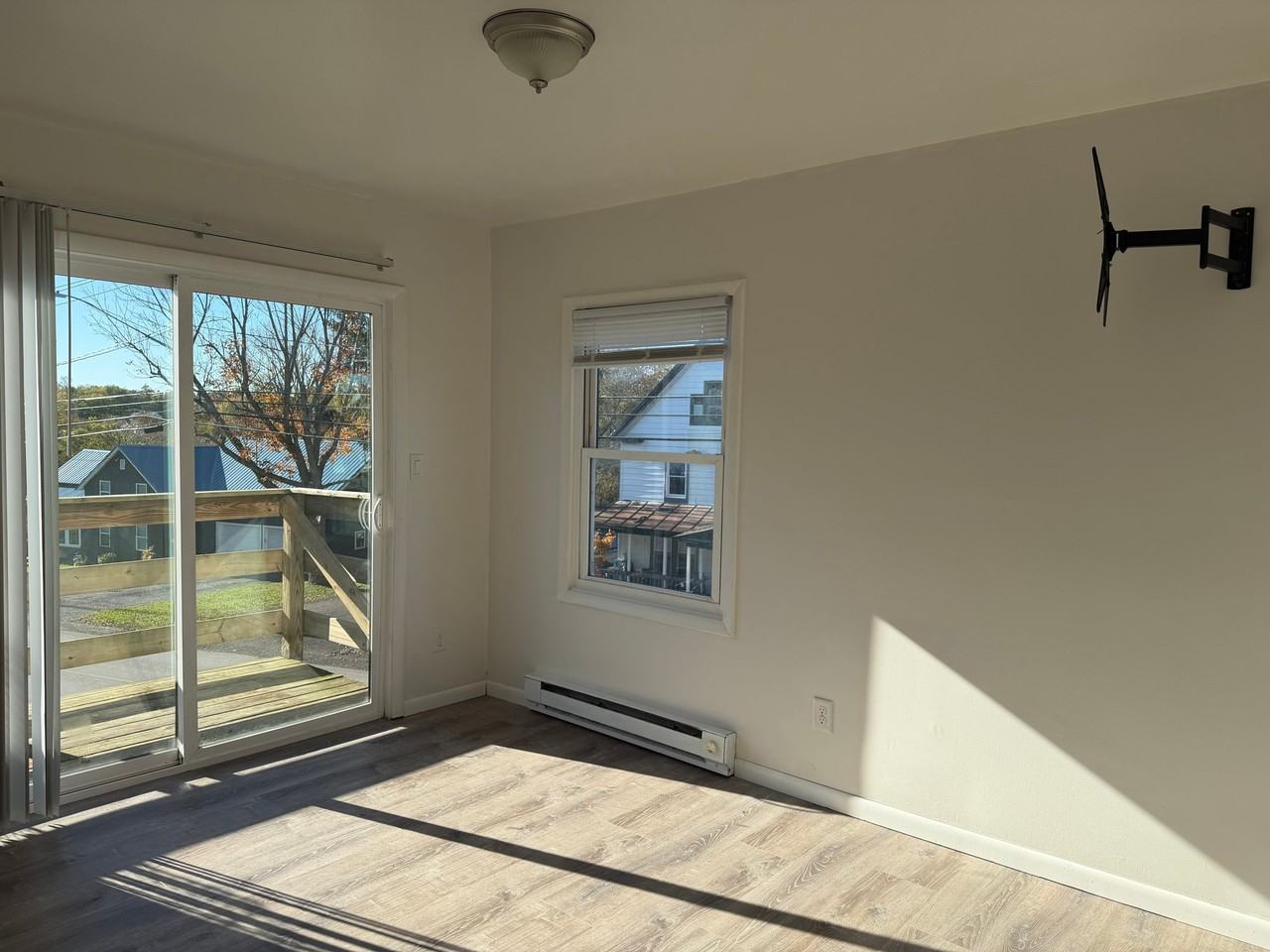 8728 N Main St #B - Photo 5 of 11