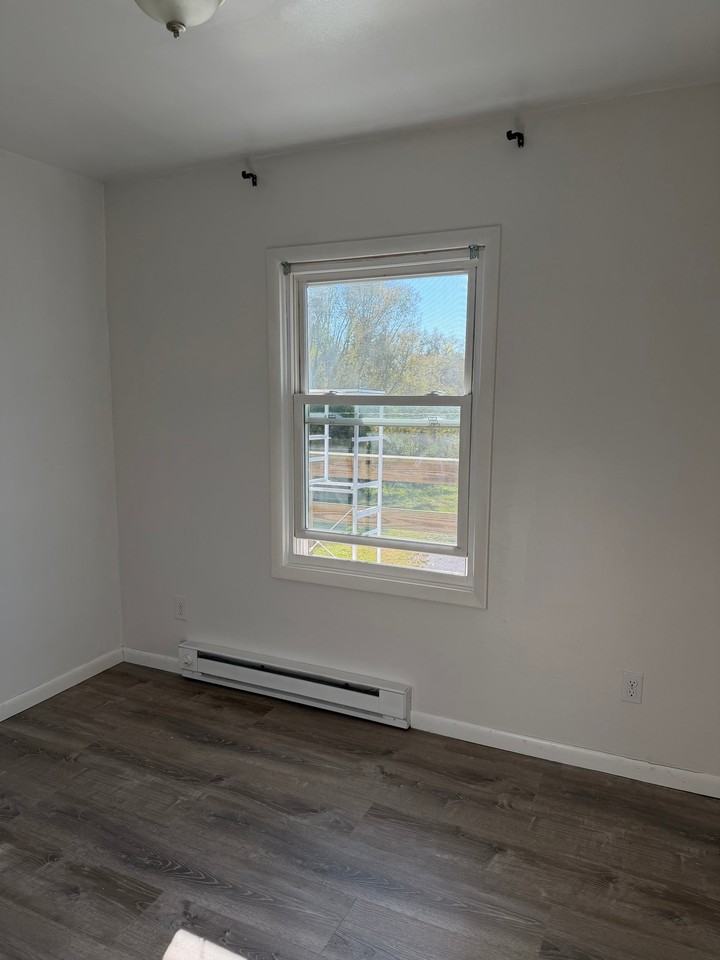 8728 N Main St #B - Photo 6 of 11