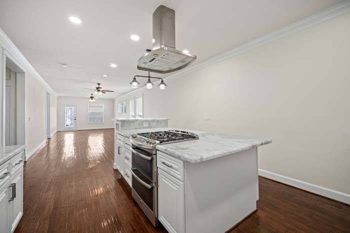 110 Kendall St - Photo 2 of 11