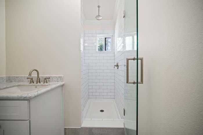 110 Kendall St - Photo 7 of 11