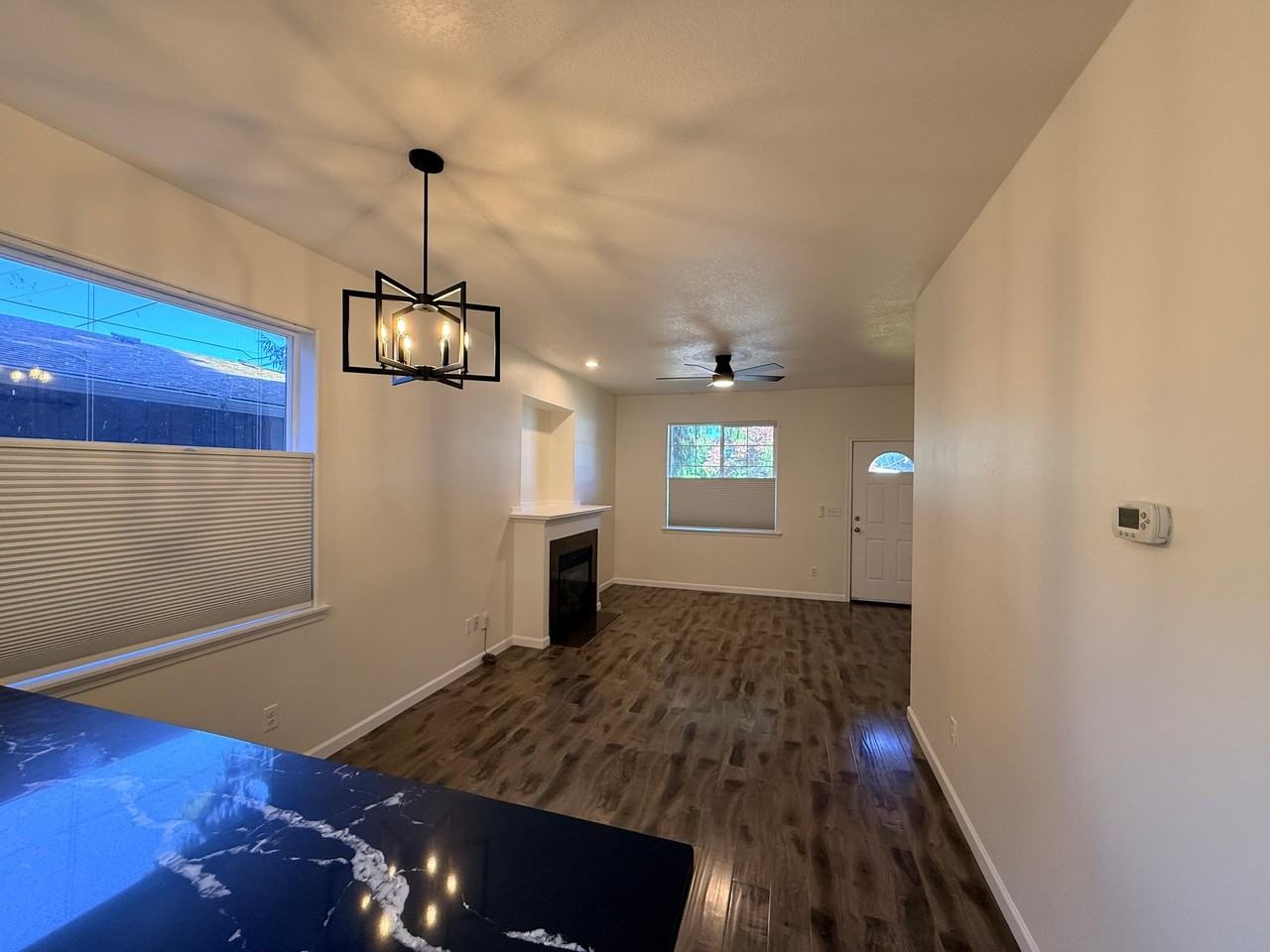 4811 Se 65th Ave - Photo 3 of 15
