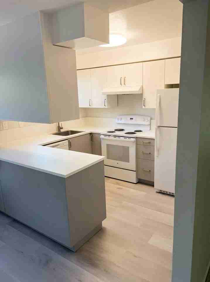 1428 Mckinley Pl - Photo 2 of 4