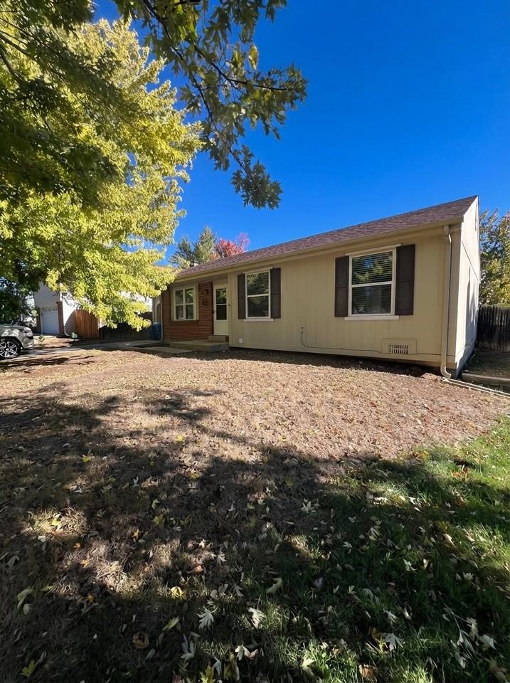 1428 Mckinley Pl - Photo 3 of 4