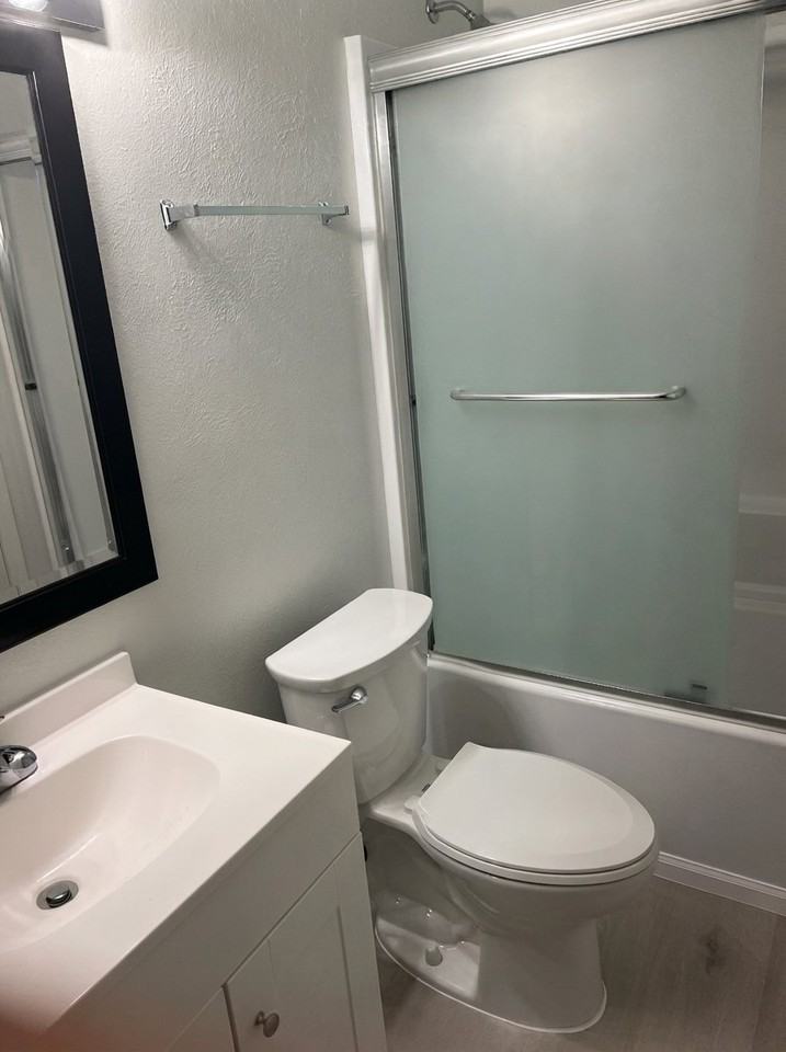 1428 Mckinley Pl - Photo 4 of 4