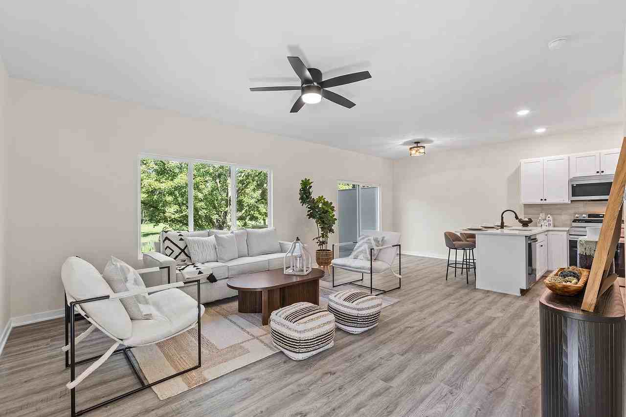 7142 N 79th Ct - Photo 2 of 20
