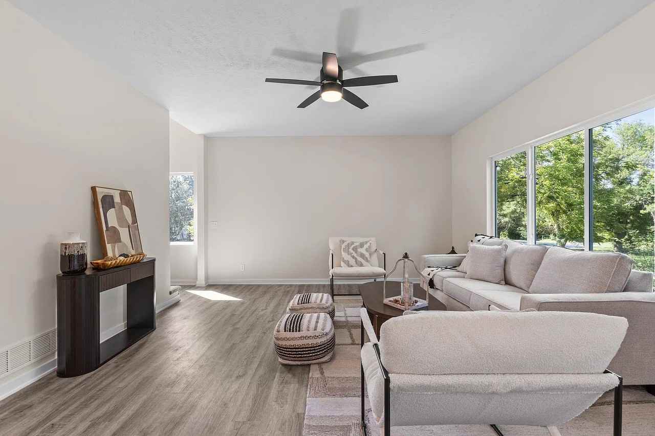 7142 N 79th Ct - Photo 5 of 20