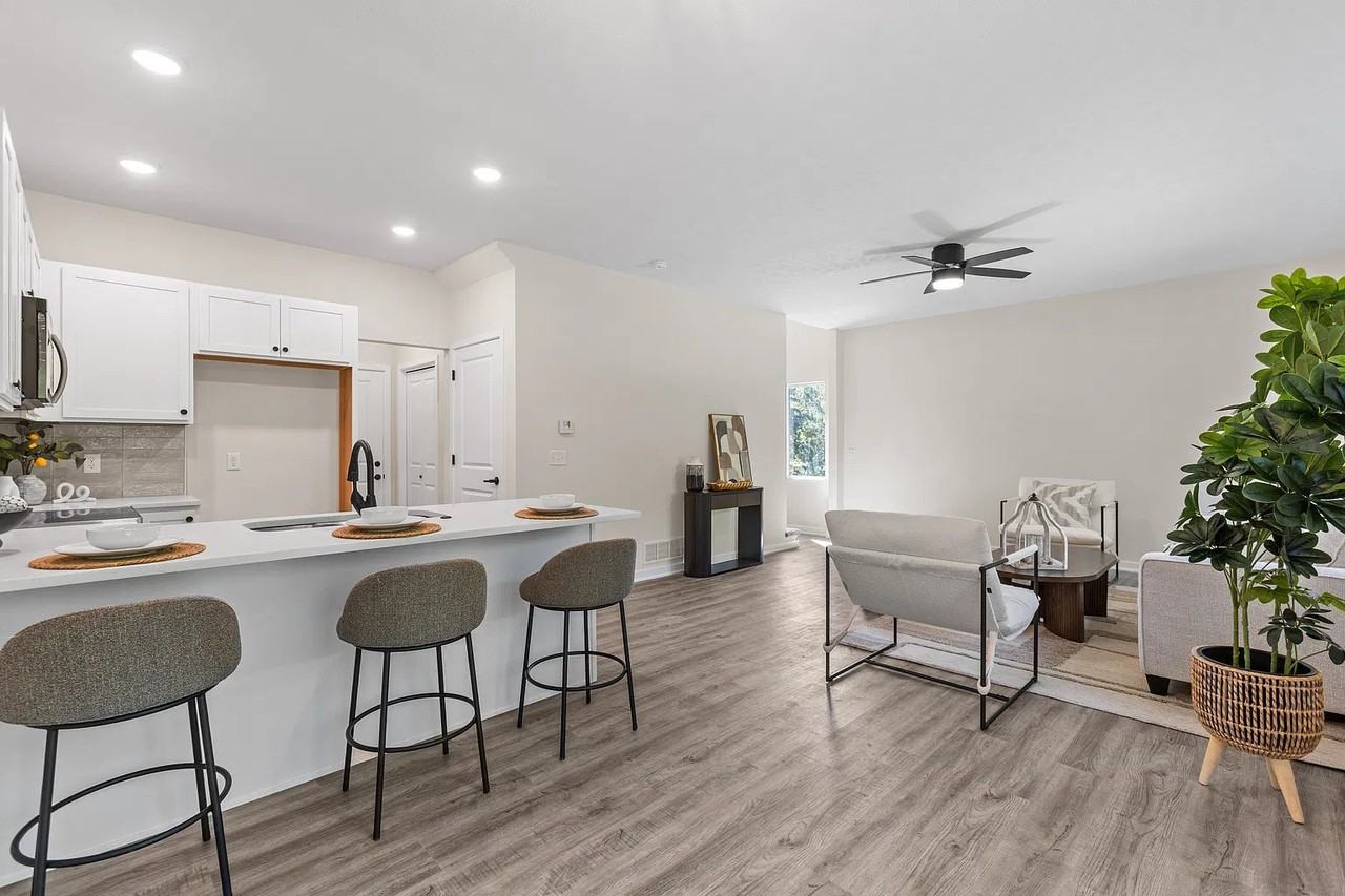 7142 N 79th Ct - Photo 6 of 20