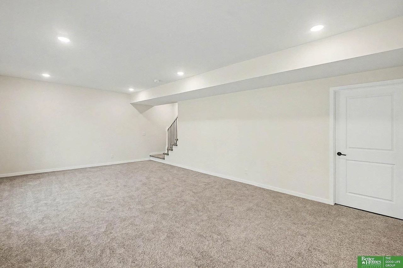 7162 N 79th Ct - Photo 2 of 20