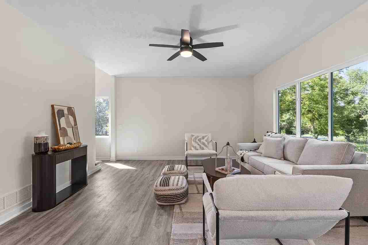 7162 N 79th Ct - Photo 6 of 20
