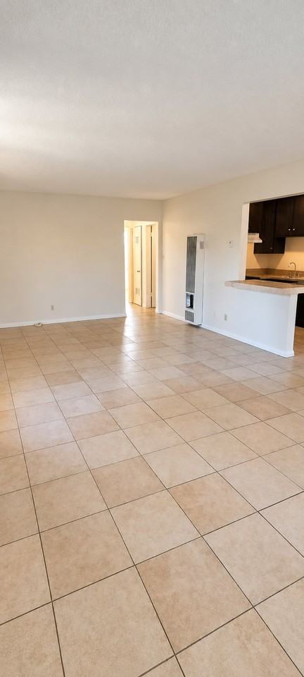 465 E Hullett St #4 - Photo 5 of 18