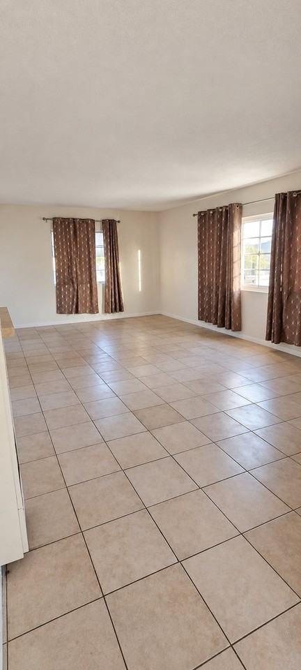465 E Hullett St #4 - Photo 7 of 18