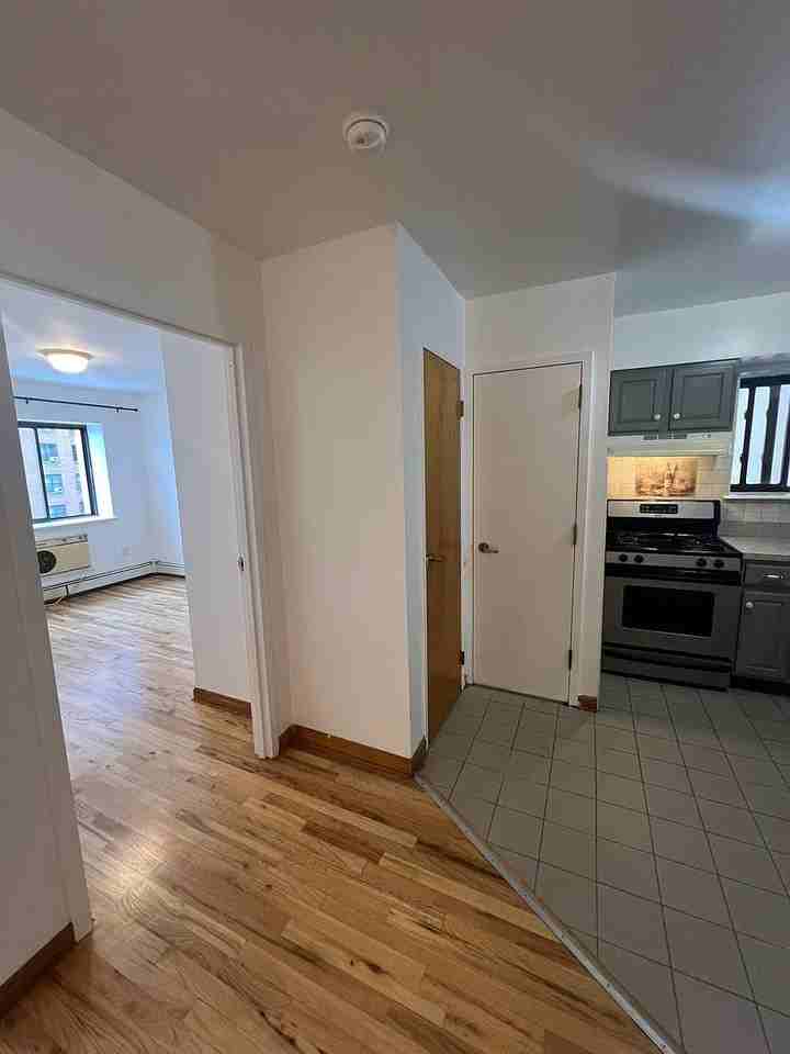 6326 99th St #4A - Photo 3 of 13