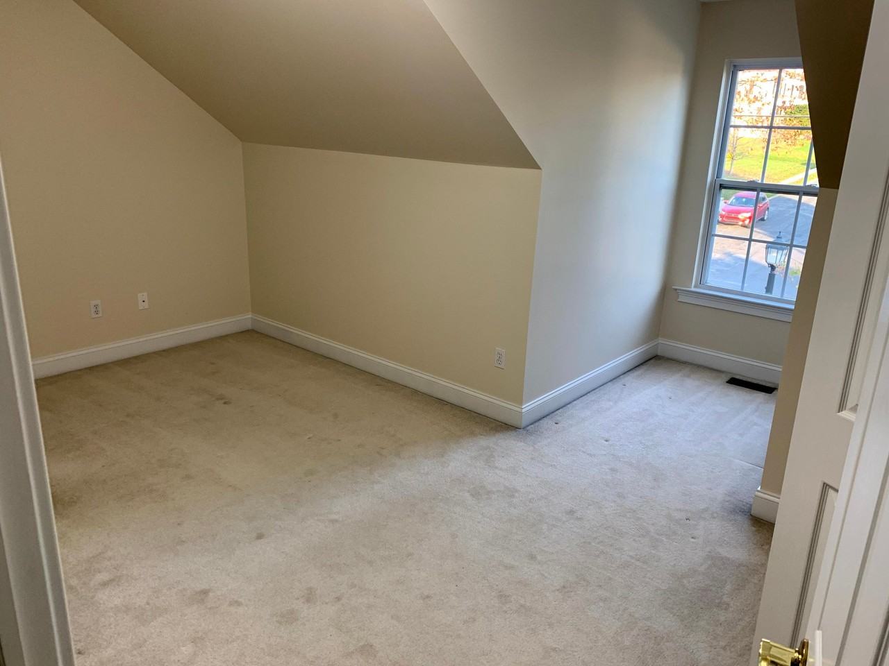 300 E Mulberry St - Photo 4 of 11