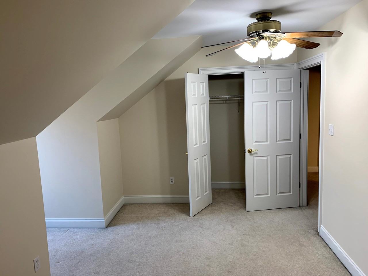 300 E Mulberry St - Photo 5 of 11